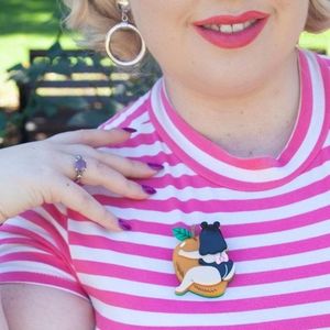 Erstwilder Mango Hug Brooch